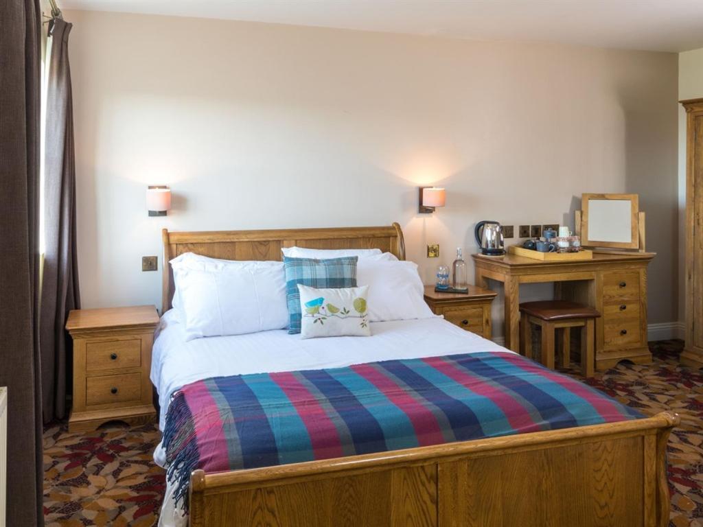 Three Horseshoes Inn Powerstock Habitación foto